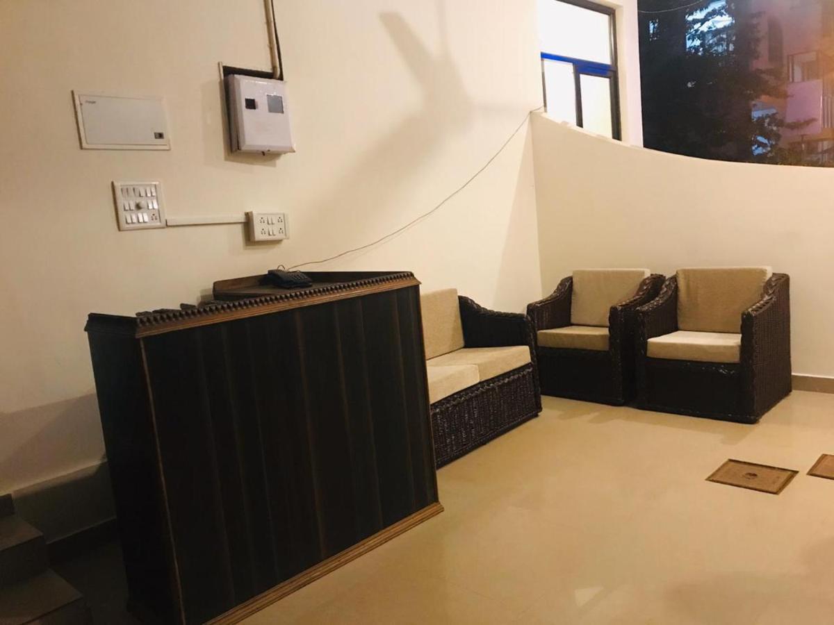 Dom'S Inn 卡兰古特 外观 照片
