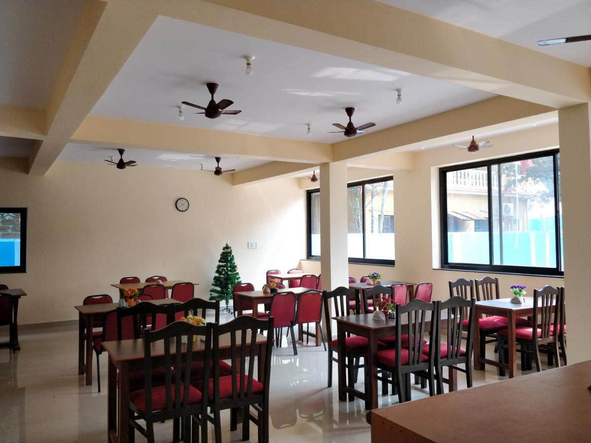 Dom'S Inn 卡兰古特 外观 照片