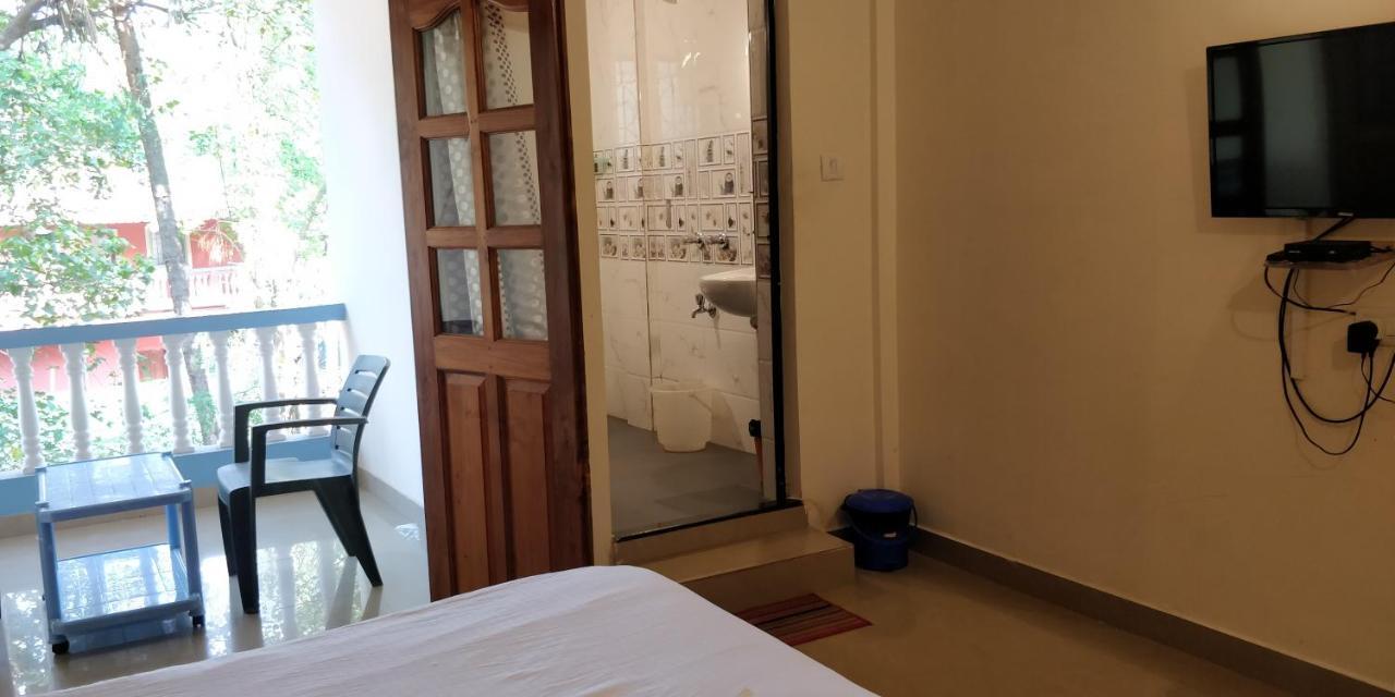 Dom'S Inn 卡兰古特 外观 照片