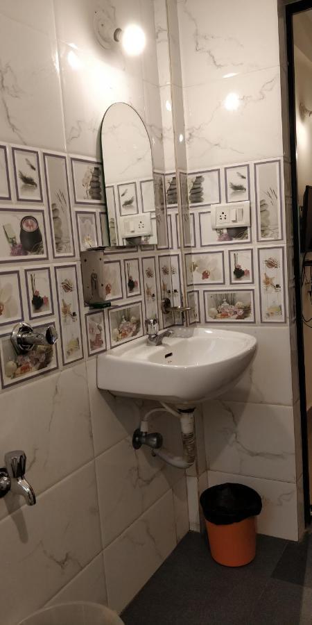 Dom'S Inn 卡兰古特 外观 照片